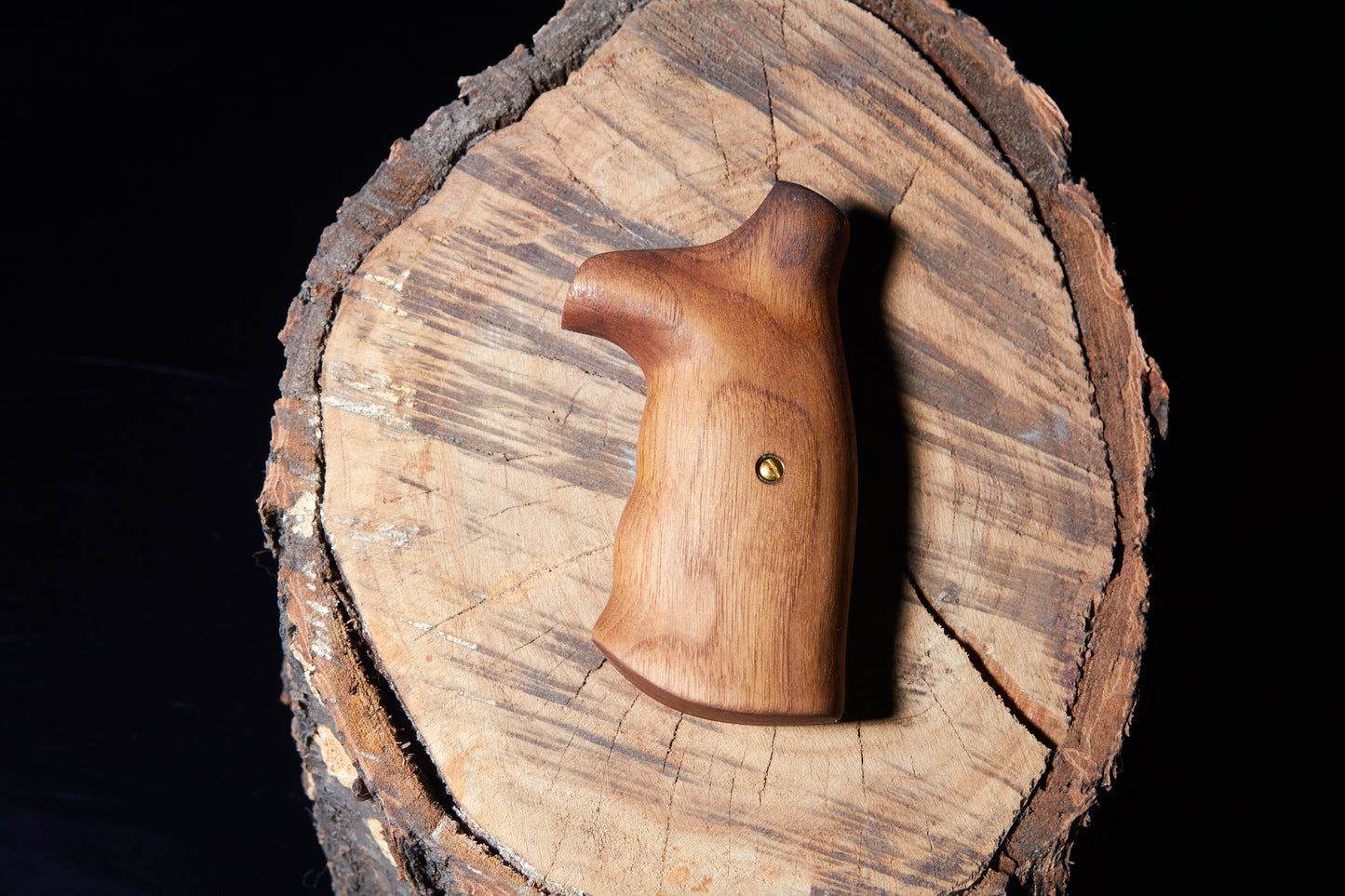 Smith & Wesson N-Frame Round Butt Grips. Walnut, Oil Finish