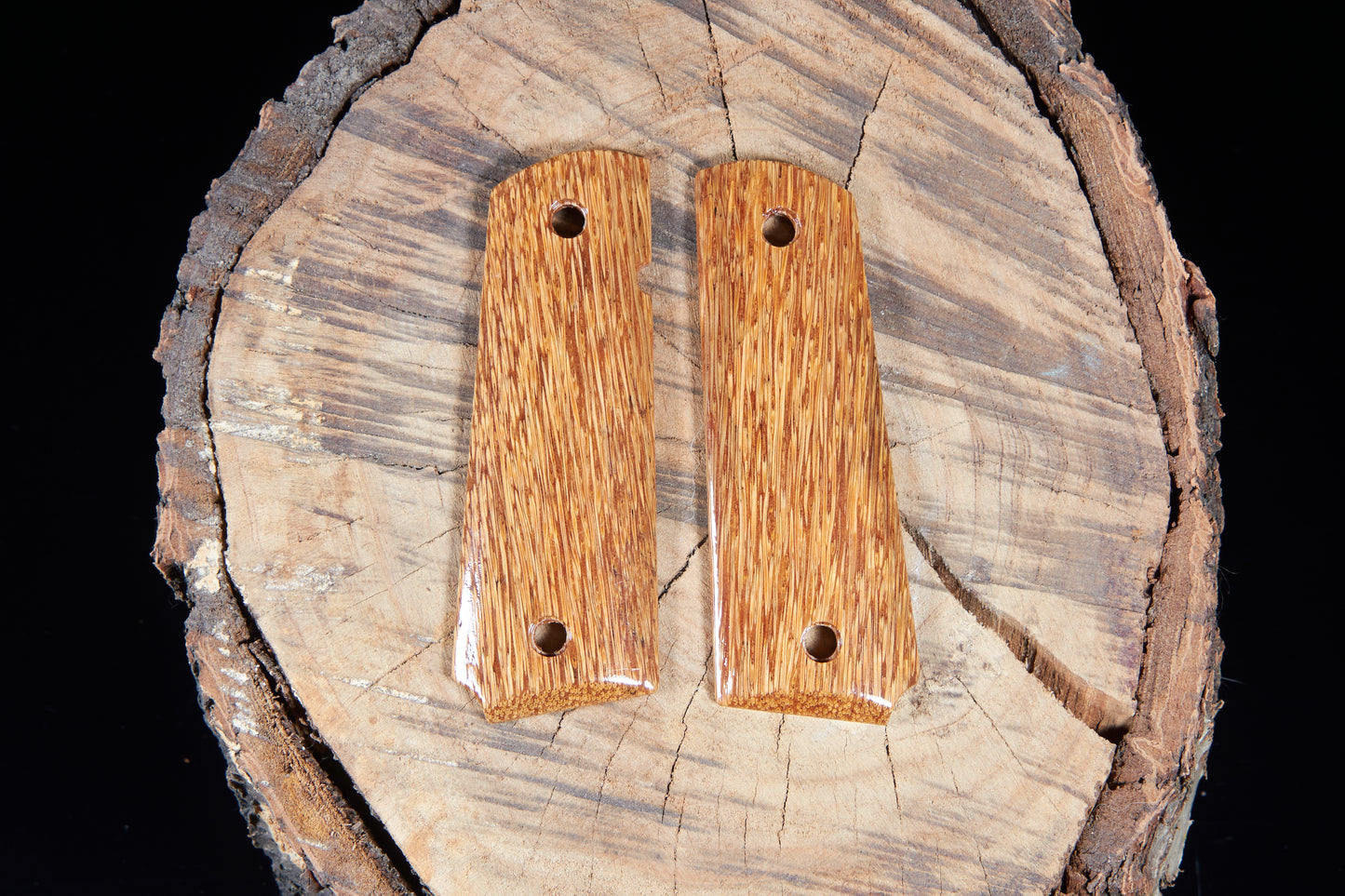 1911 Grips – Lacquered Palm Wood (Full Size)