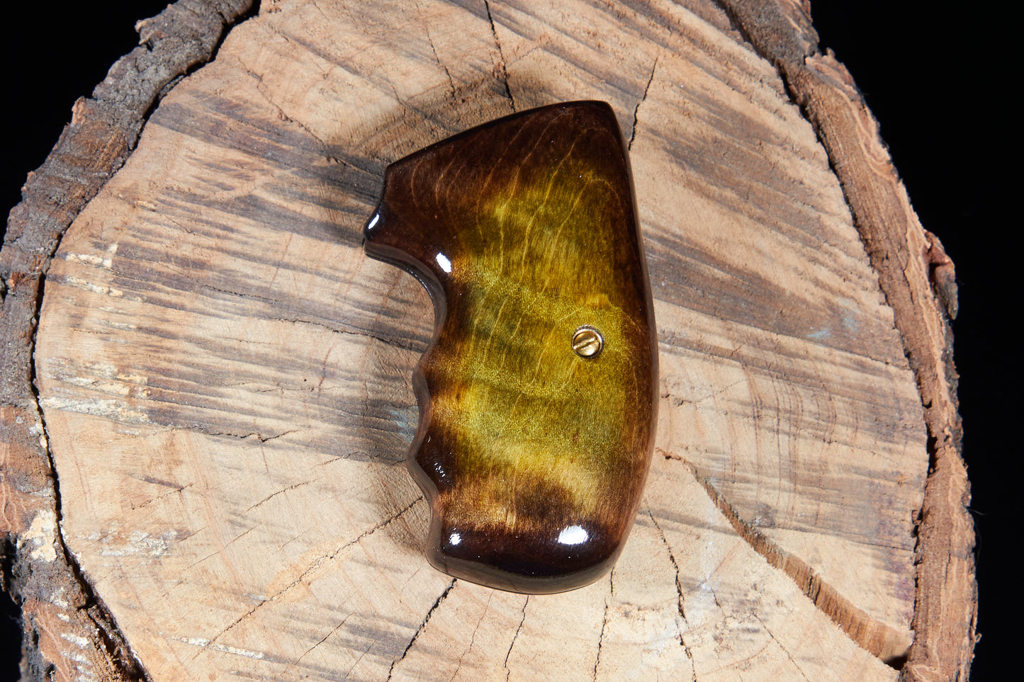 Charter Arms Revolver Grips – Dyed Curly Maple (Closed Frame)