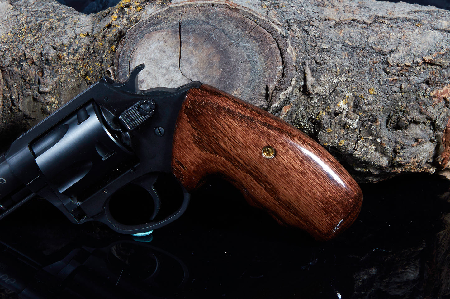 Charter Arms Revolver Grips – Oak (Closed Frame, Extended Length)