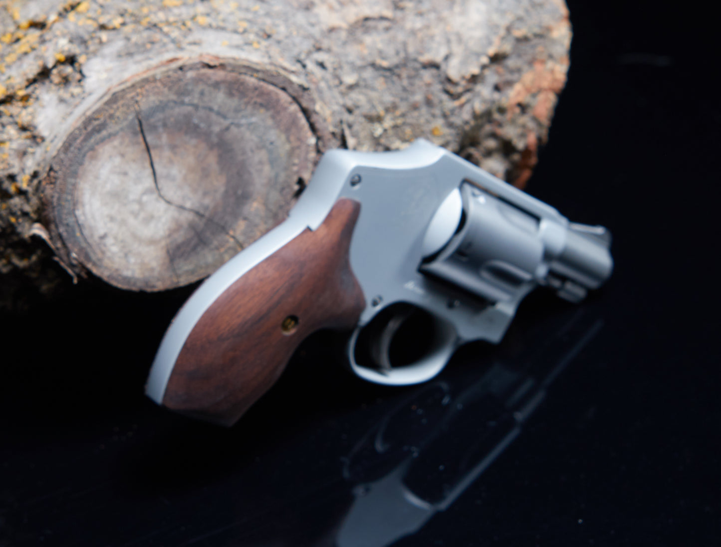 Open Back Style Grips for Smith & Wesson J-Frame – Walnut with Oil Finish