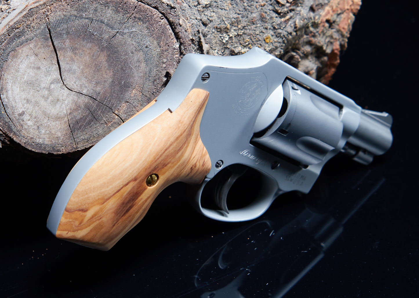 Open Back Style Grips for Smith & Wesson J-Frame – Olive Wood with Oil Finish