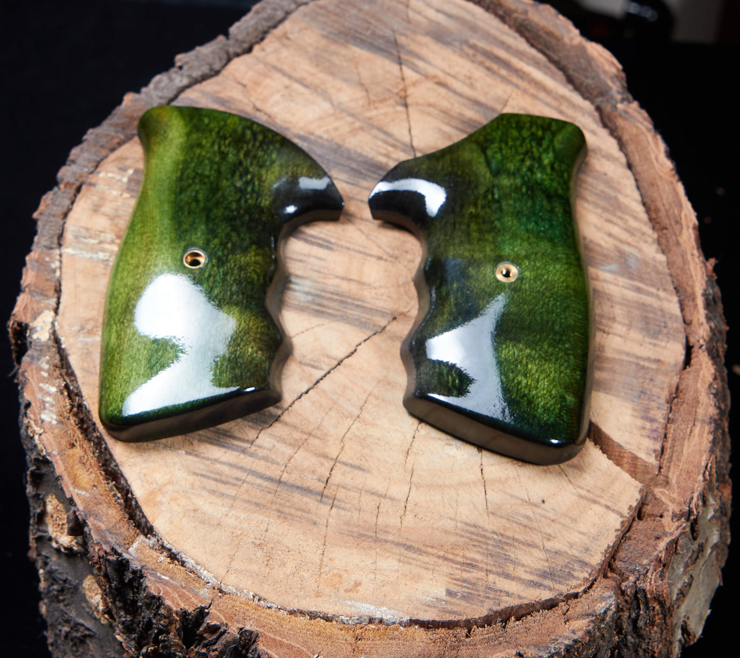 Custom Dyed Maple Grips for Taurus Medium/Large Frame Revolvers