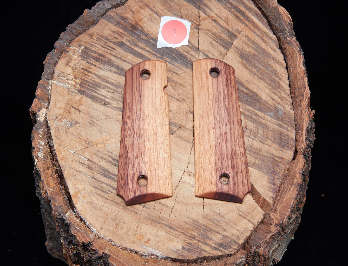 1911 grips Oiled Walnut #2