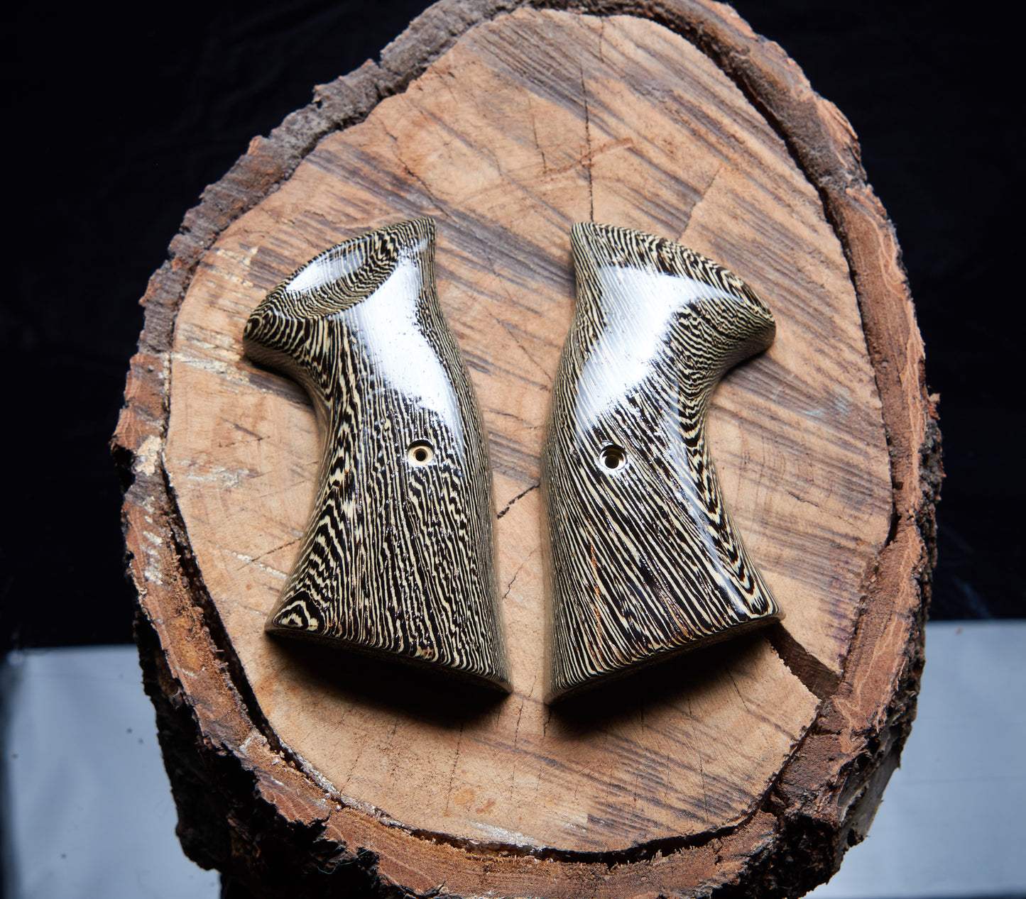 Smith & Wesson N‑Frame Conversion Grips – Wenge with Lacquer Finish Square‑Butt Feel | Round‑Butt Fit | Premium Exotic Hardwood