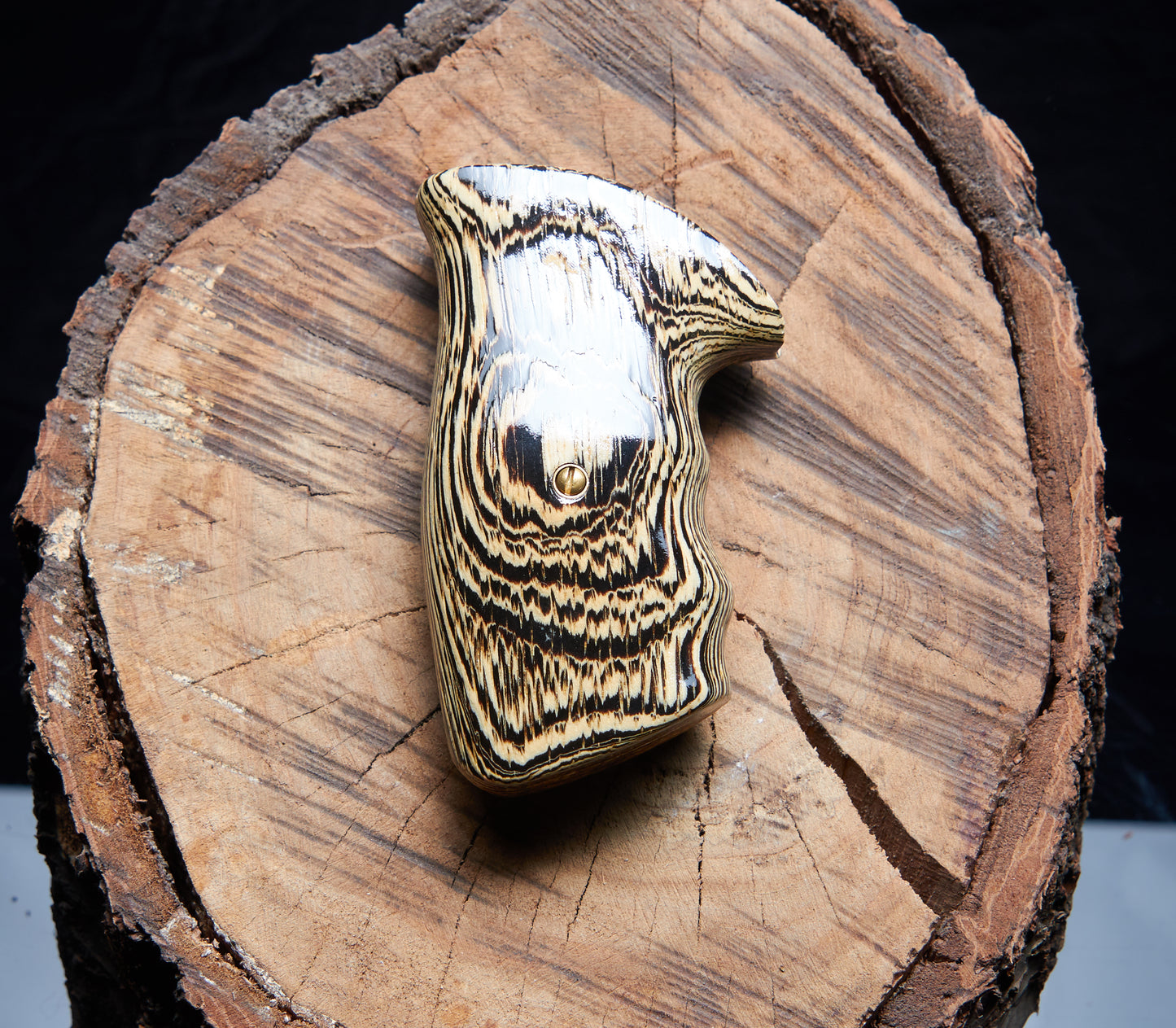 Taurus Medium/Large Frame Revolver Grips, Wenge with Lacquer Finish