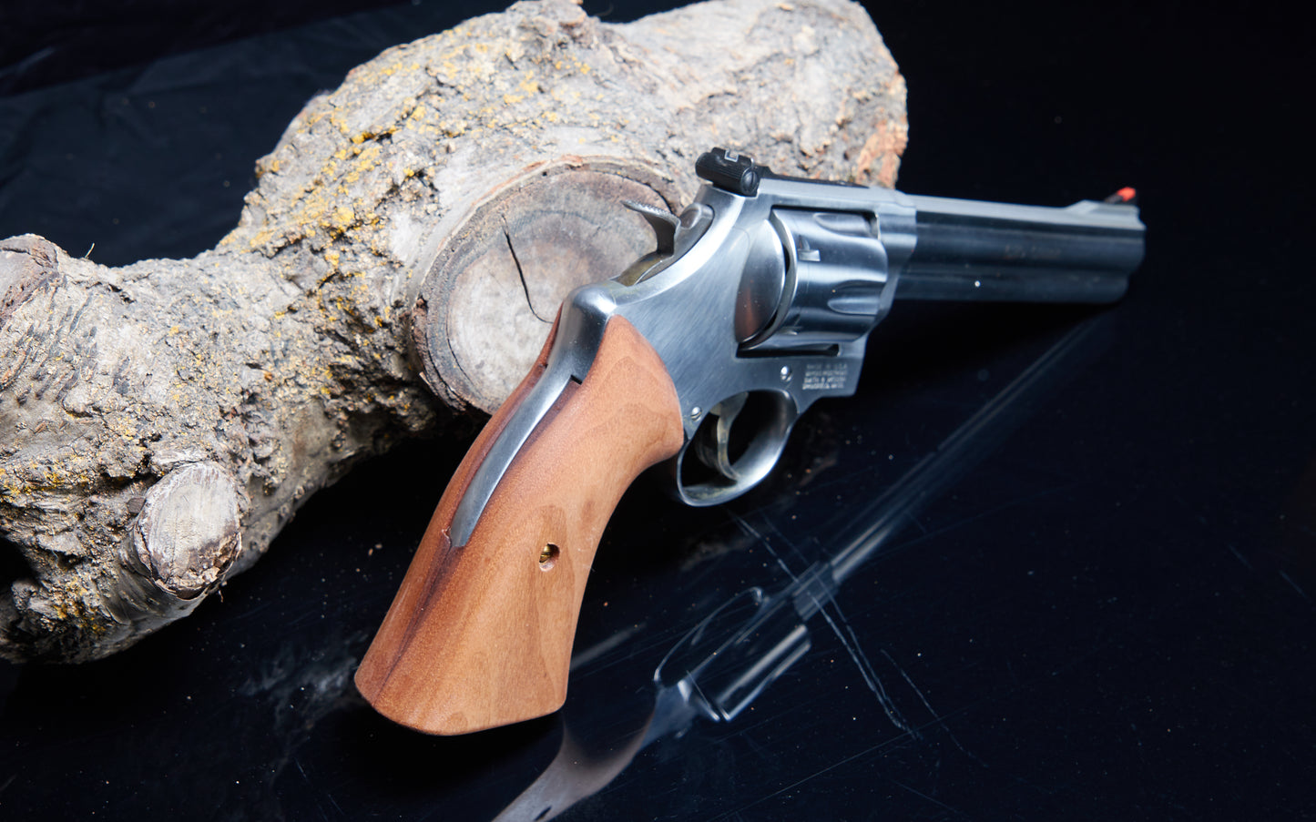 Smith & Wesson N-Frame Grips – Round Butt Fit, Square-Butt Feel — Walnut (Oiled)