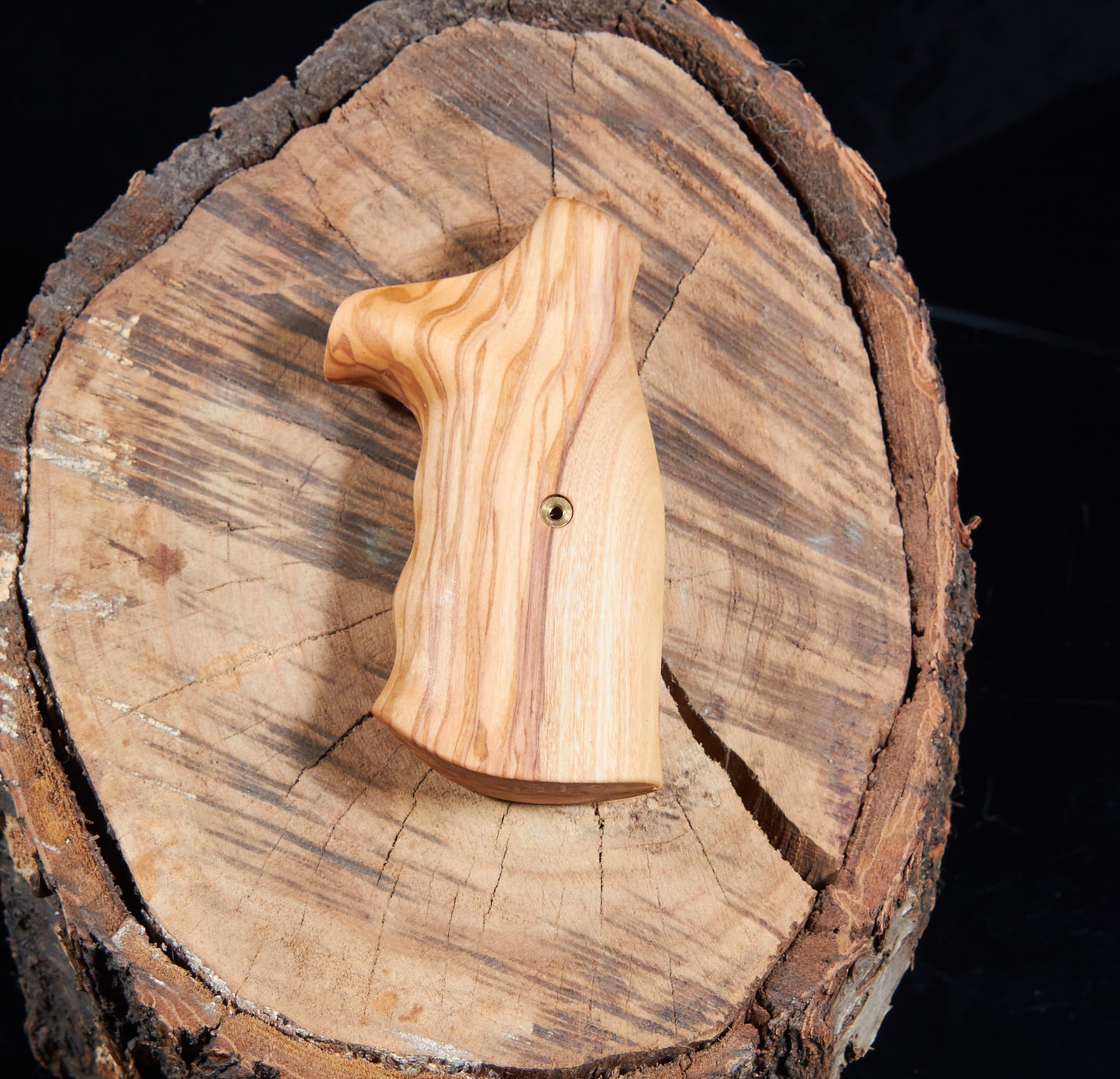 Smith & Wesson N-Frame Round Butt Grips – Olive Wood, Tung Oil Finish