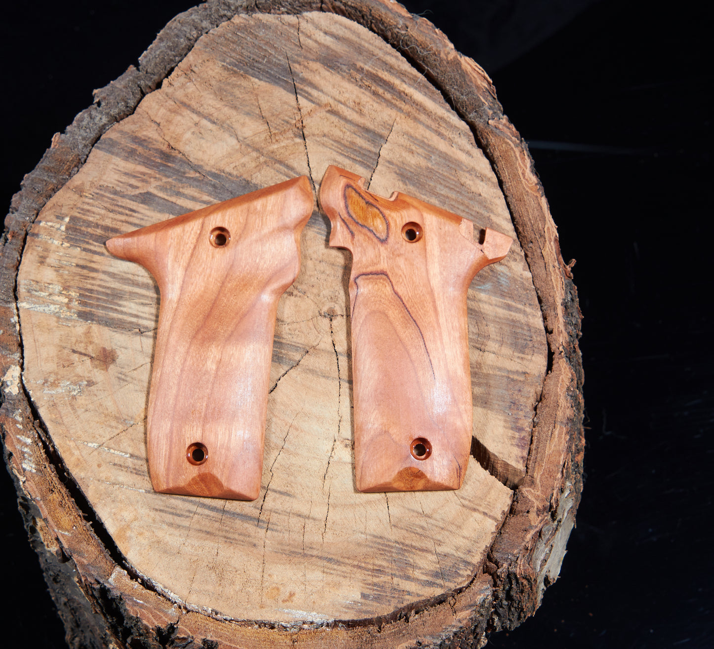 Smith & Wesson Victory Grips – Cherry, Tung Oil Finish
