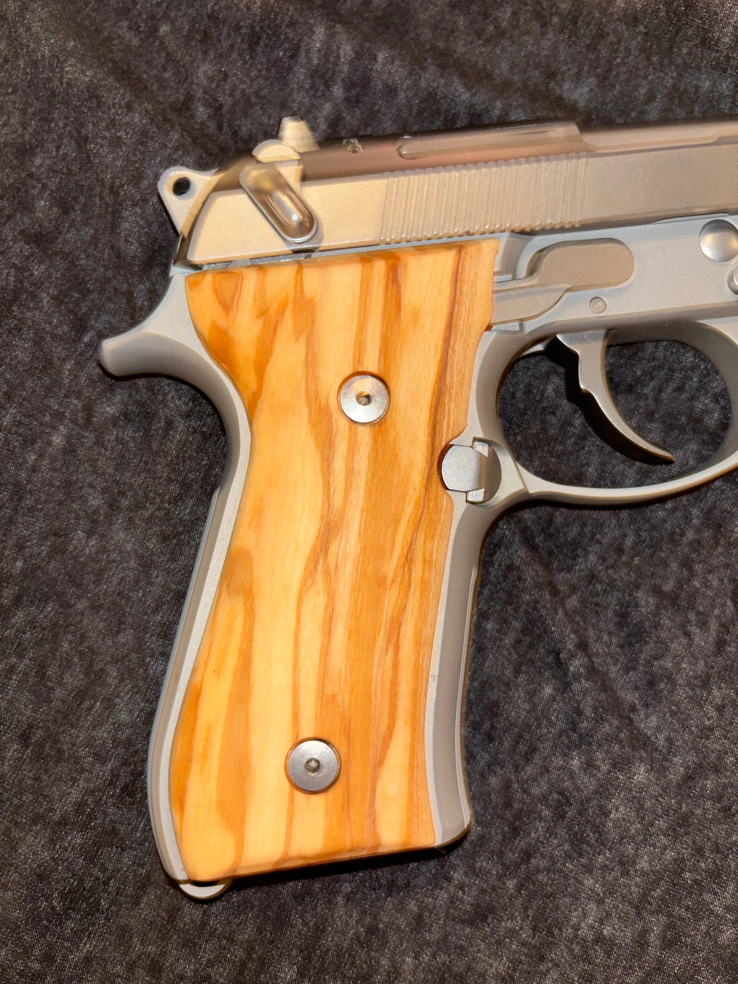 Beretta 92/96 Full-Size Grips — Olive Wood, Oiled Finish