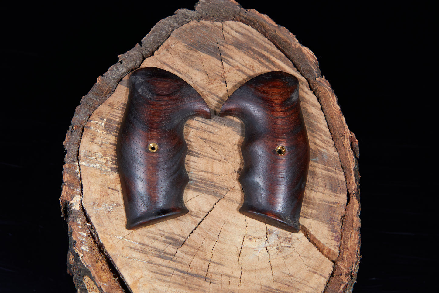 Taurus Small Frame Revolver Grips, Walnut with a Oil Finish