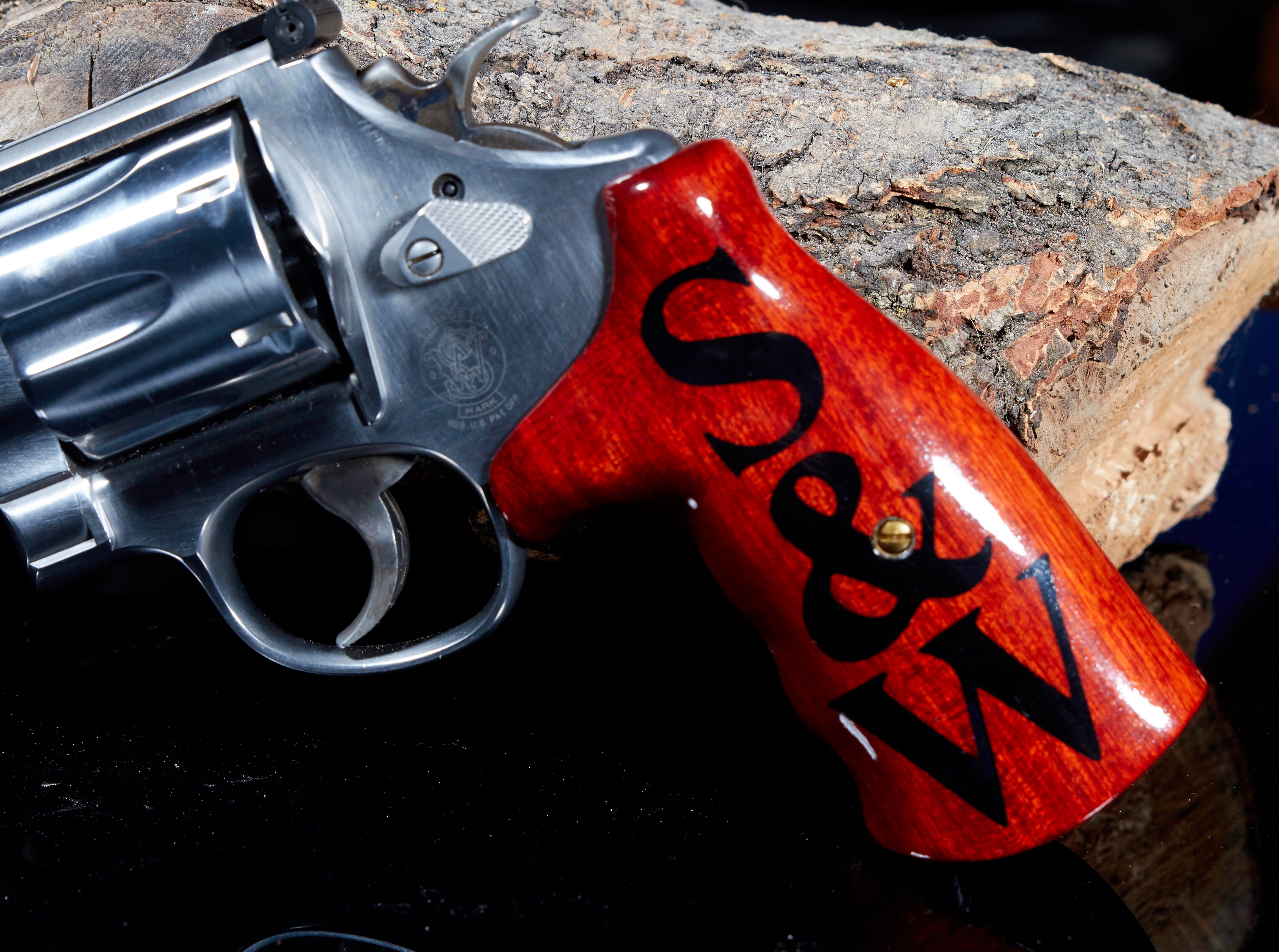 Revolver Grip Inlays Smith & Wesson N-Frame Round Butt Grips. Padauk with Epoxy Inlay, Lacq ...