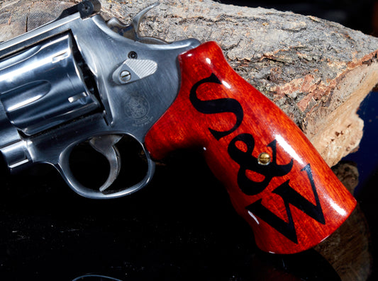 Smith & Wesson N-Frame Round Butt Grips. Padauk with Epoxy Inlay, Lacquer Finish