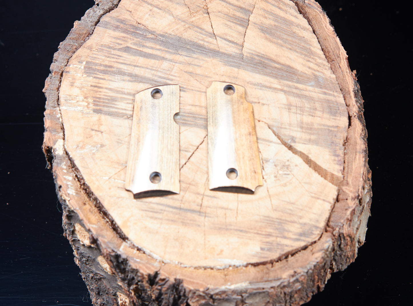 Kimber 380 Micro Grips – Lightly Figured Olive Wood with Black Sand-Off and Lacquer Finish