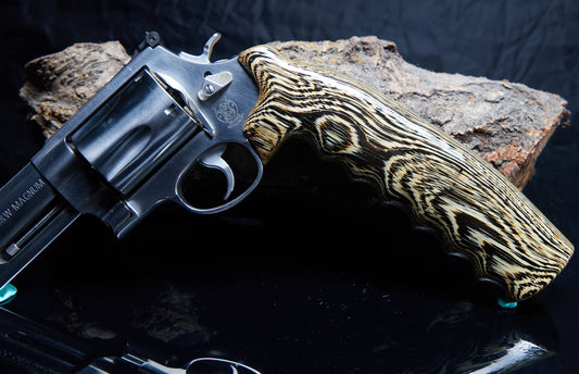 Smith & Wesson 500 Magnum Grips. X Frame. New Double Handed