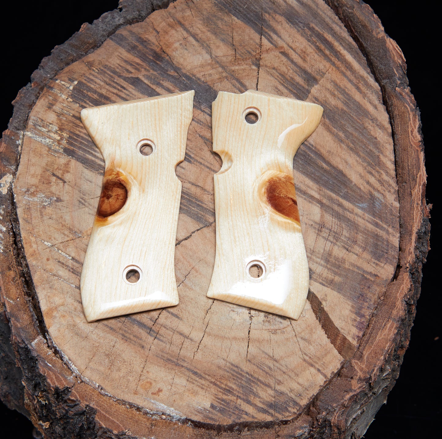 Beretta 92/96 Grips – Stabilized Knotty Pine with Lacquer Finish