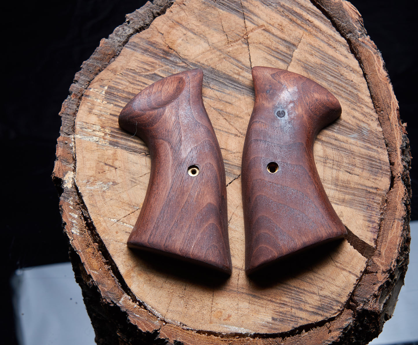 Smith & Wesson N-Frame Grips – Round Butt Fit, Square-Butt Feel — Walnut (Oiled)