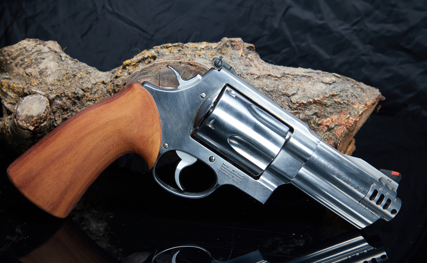 Custom Walnut Pistol Grip for Smith & Wesson X-Frame (460 & 500 Magnum) Rich Walnut | Hand-Rubbed Oil Finish | Precision Fit