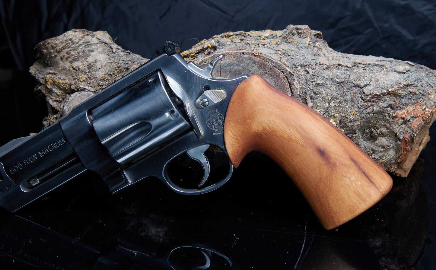 Custom Walnut Pistol Grip for Smith & Wesson X-Frame (460 & 500 Magnum) Rich Walnut | Hand-Rubbed Oil Finish | Precision Fit