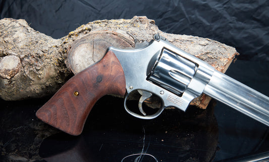 Smith & Wesson N-Frame Grips – Round Butt Fit, Square-Butt Feel — Walnut (Oiled)