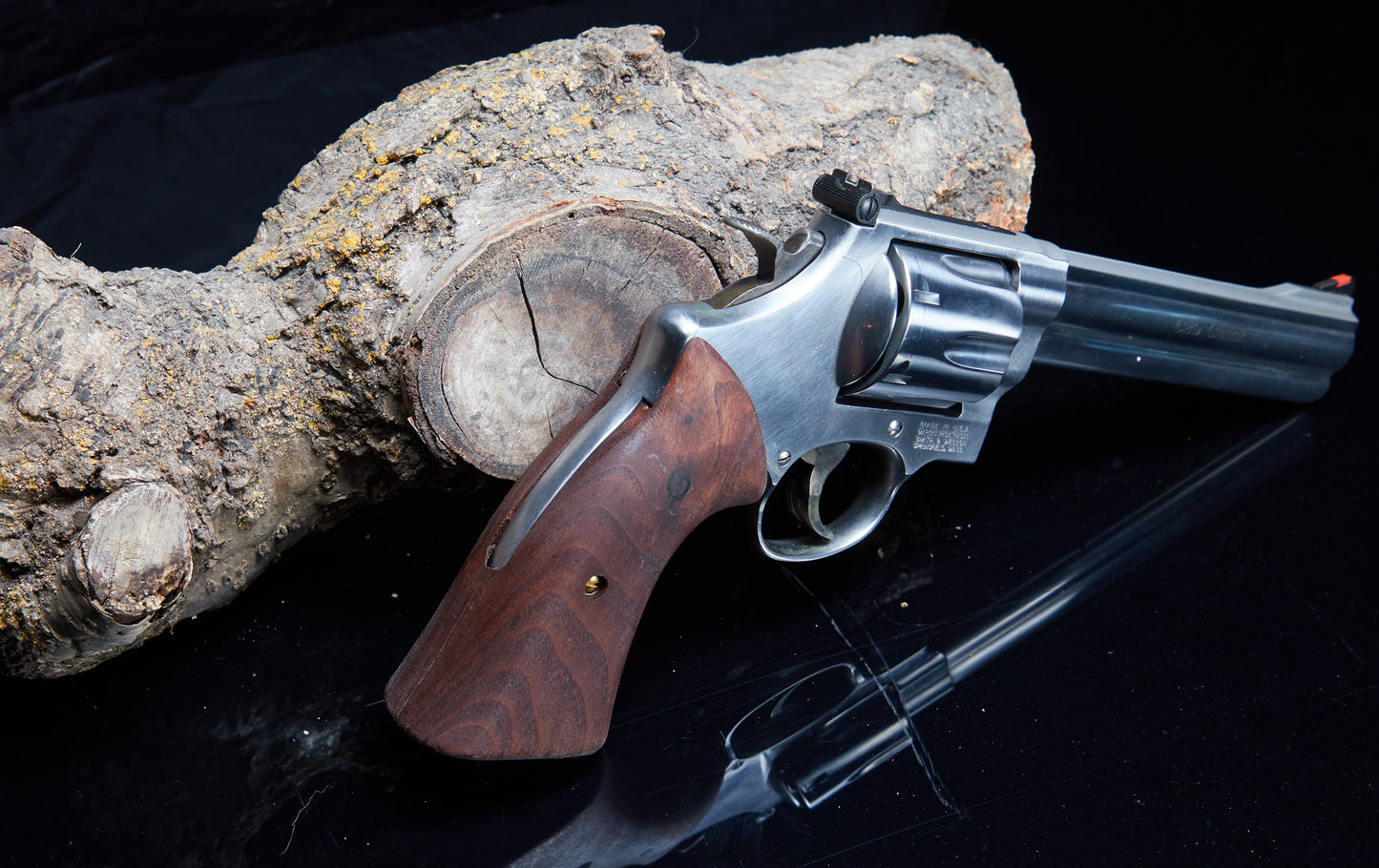 Smith & Wesson N-Frame Grips – Round Butt Fit, Square-Butt Feel — Walnut (Oiled)