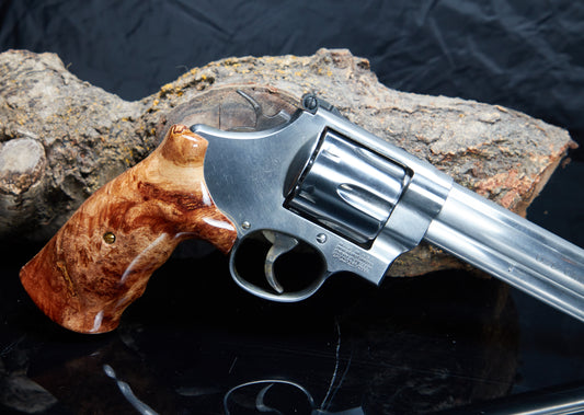 Smith & Wesson N-Frame Round Butt Grips – Stabilized Maple Burl with Lacquer Finish