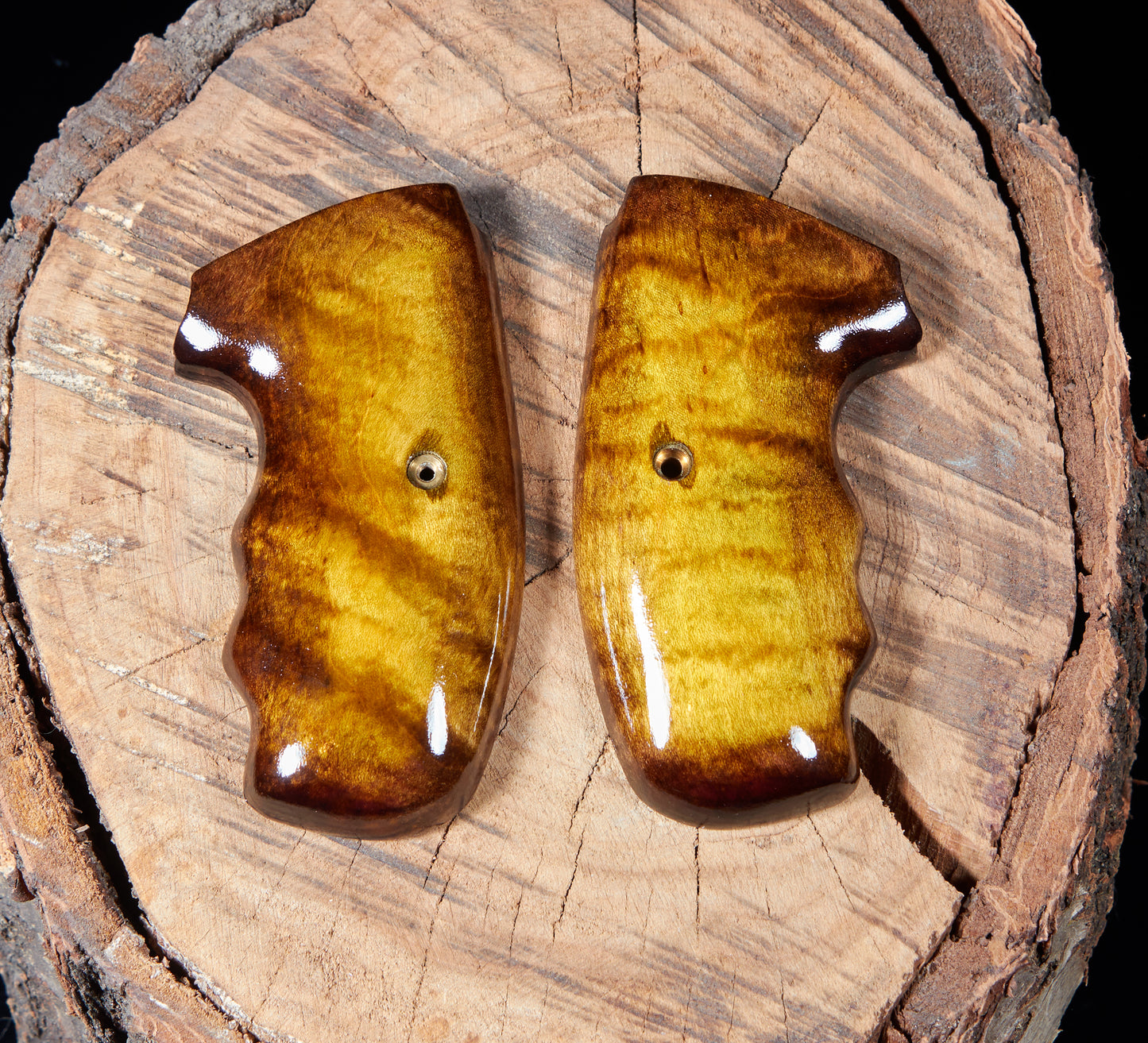 Charter Arms Revolver Grips – Curly Maple (Closed Frame, Extended Length, Lacquer Finish)
