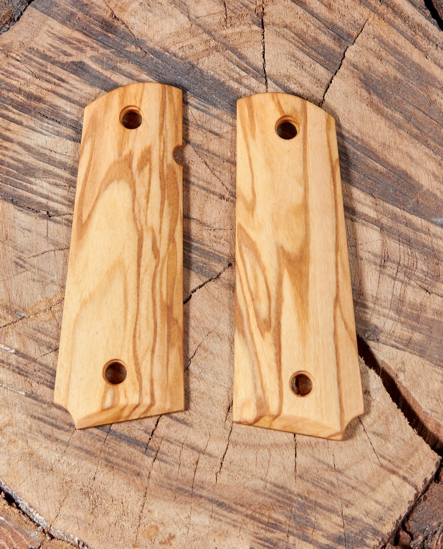 1911 Full-Size Grips – Olive Wood, Oil Finish (Ambidextrous Safety Cut)