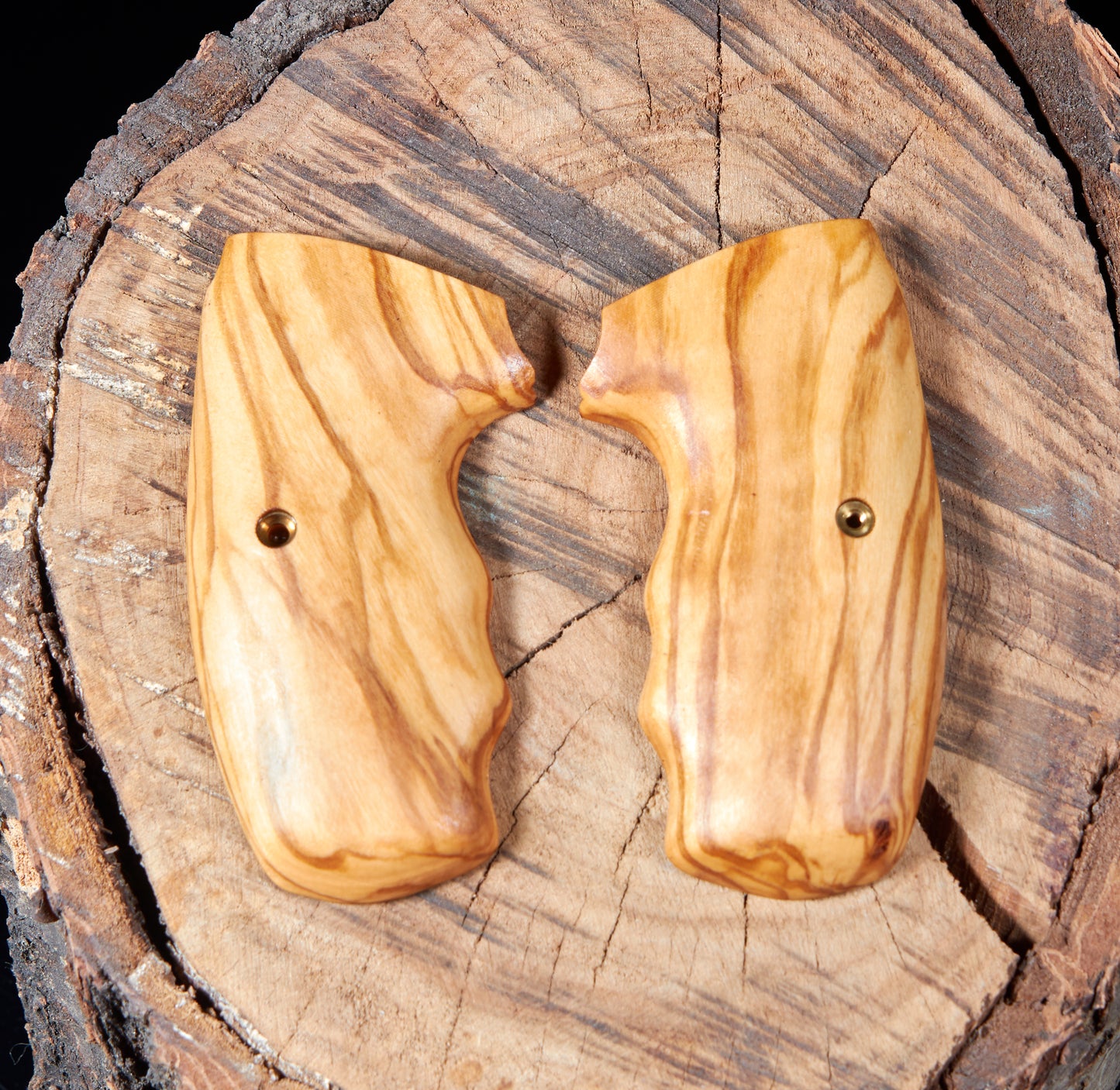 Charter Arms Revolver Grips – Olive Wood (Closed Frame, Extended Length, Oil Finish)