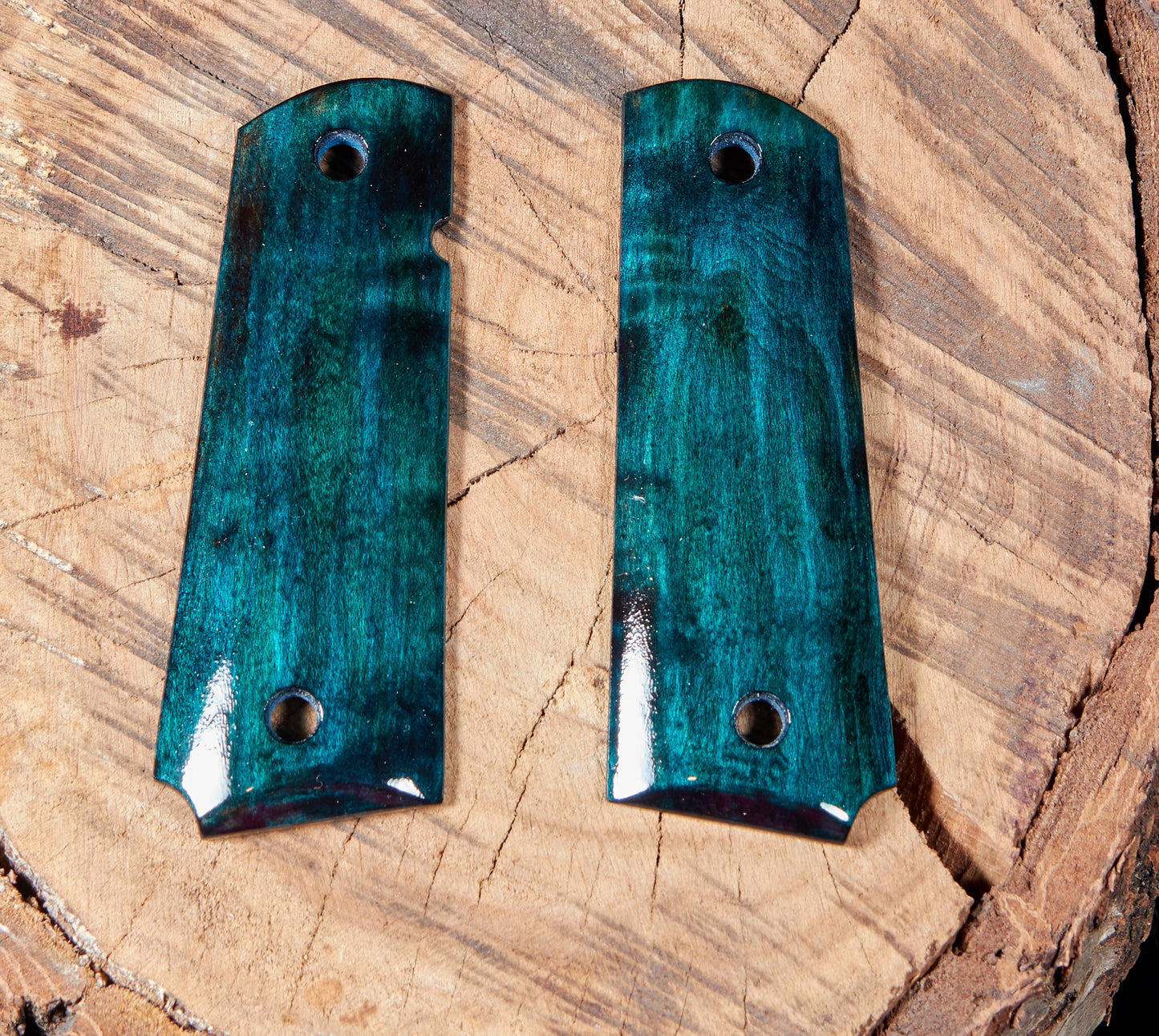 1911 Full-Size Curly Maple Pistol Grips – Black Sand-Off Finish, CNC-Cut & Hand-Finished