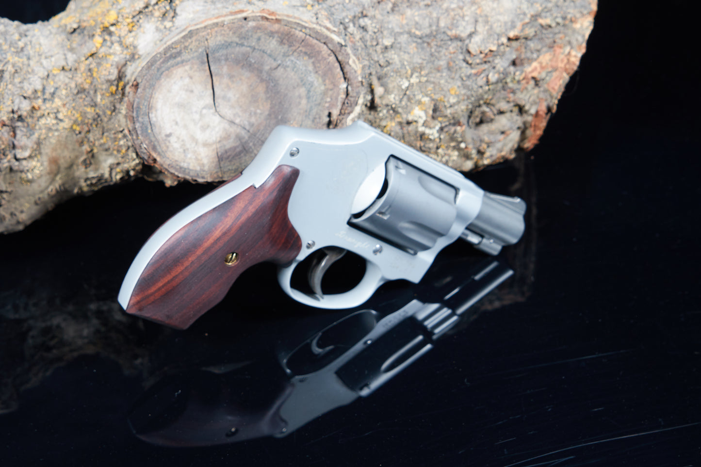 Smith & Wesson J-Frame Open Back Grips – Rosewood with Oil Finish