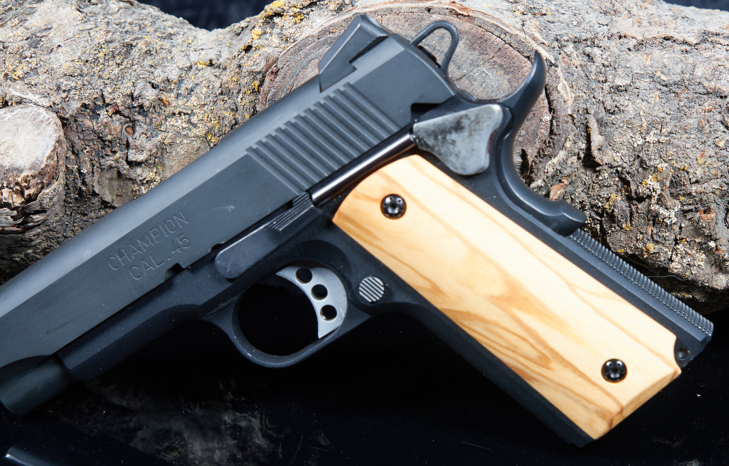 1911 Full-Size Grips – Olive Wood, Oil Finish (Ambidextrous Safety Cut)