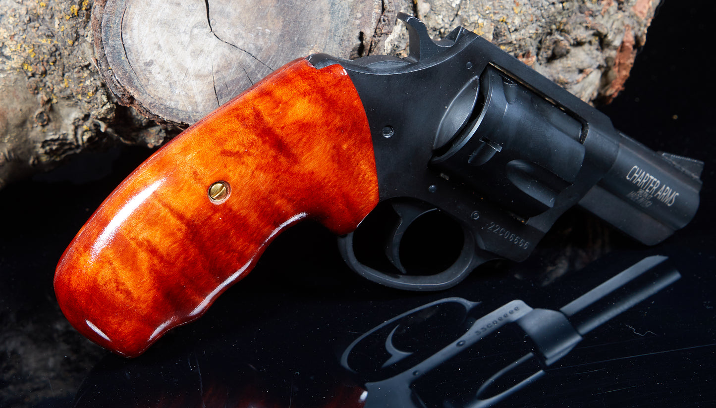Charter Arms Revolver Grips – Curly Maple (Closed Frame, Extended Length, Lacquer Finish) y)