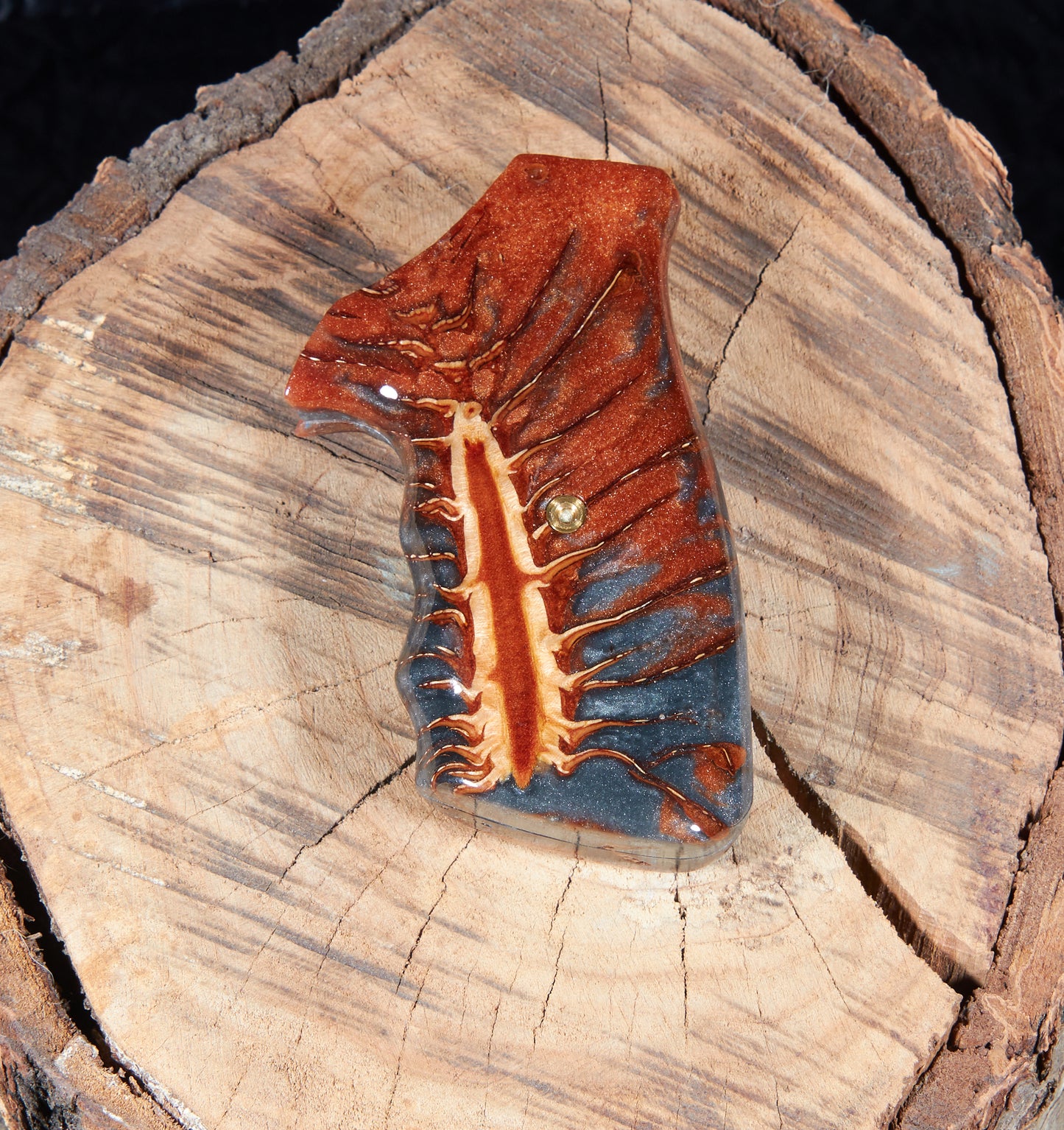 Taurus Medium Frame Square Butt Grips – Pinecone & Epoxy, Lacquer Finish