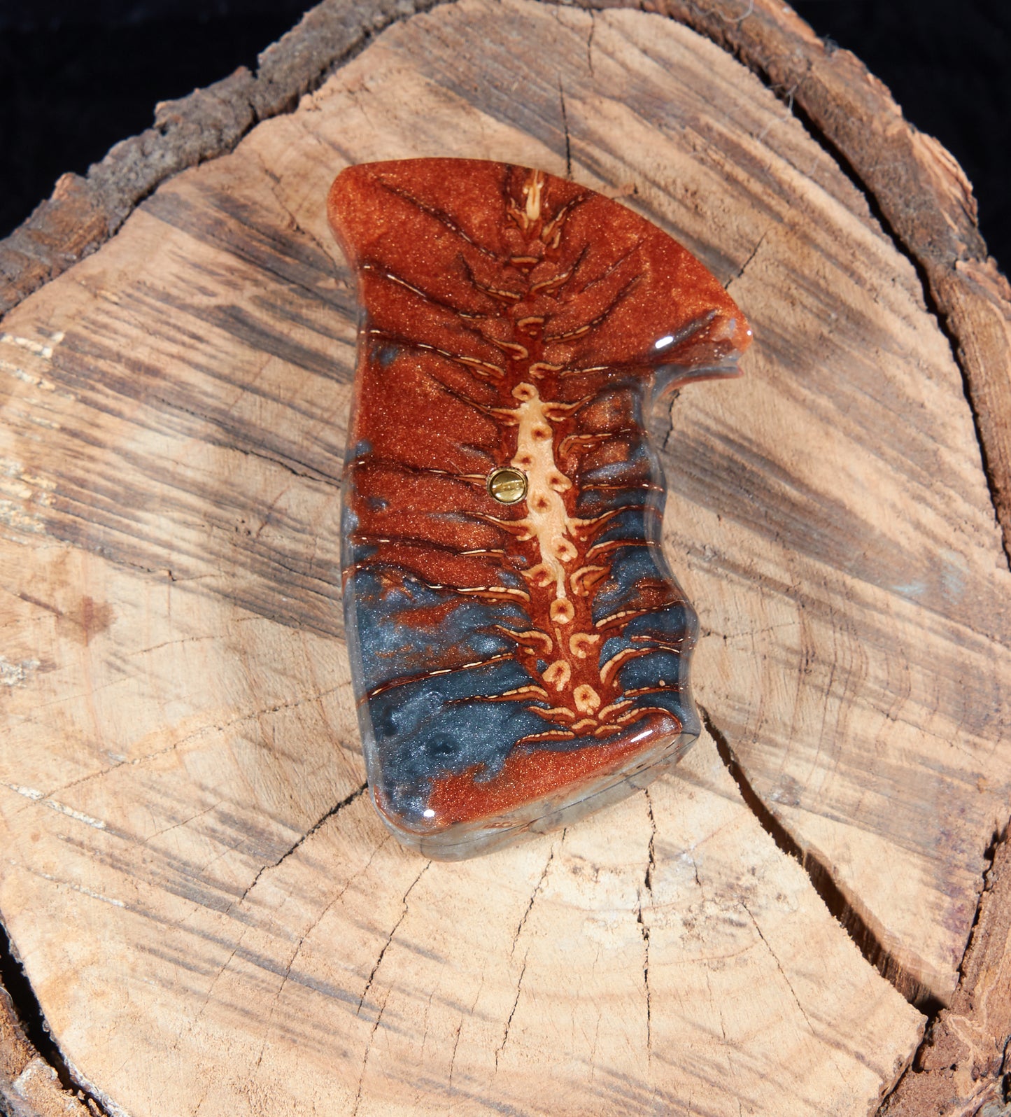 Taurus Medium Frame Square Butt Grips – Pinecone & Epoxy, Lacquer Finish