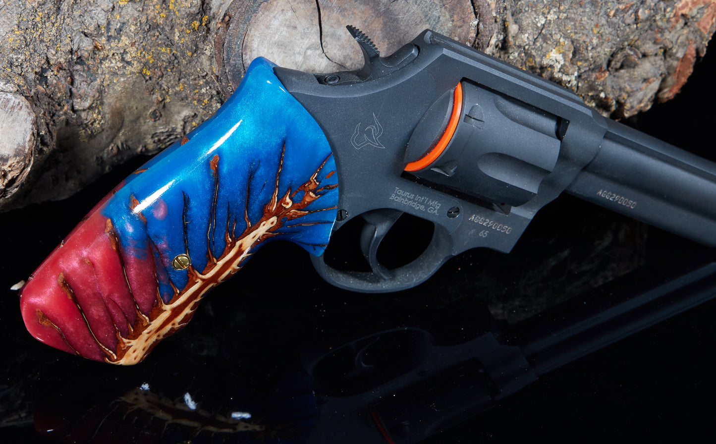 Taurus Medium Frame Square Butt Grips – Pinecone & Epoxy, Lacquer Finish