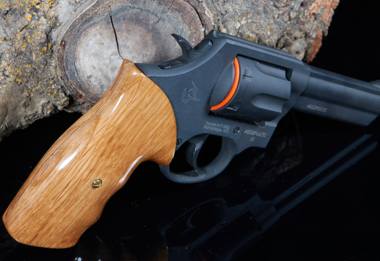 Taurus Medium Frame Revolver Grips – Quarter-Sawn Oak, Lacquer Finish (Square Butt)