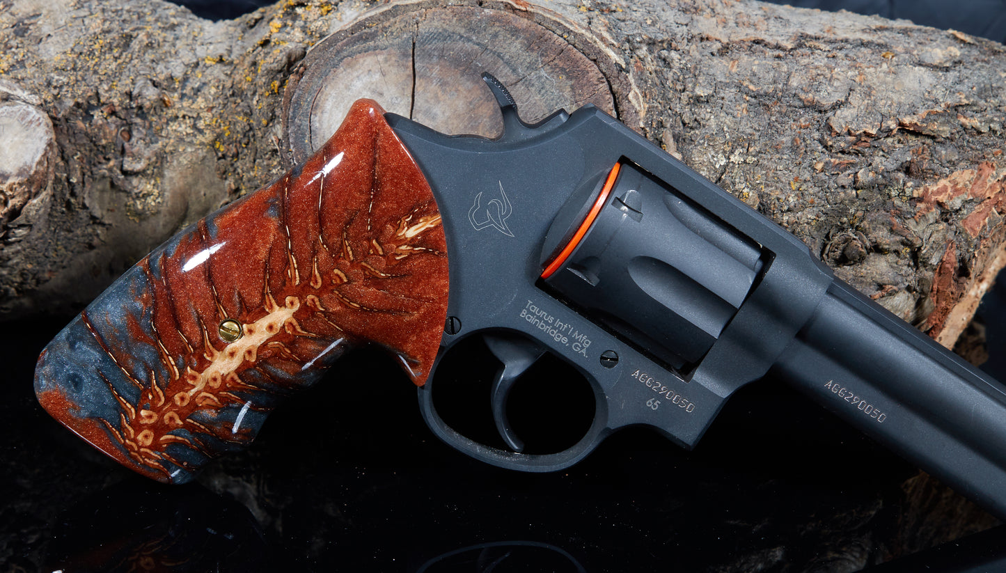 Taurus Medium Frame Square Butt Grips – Pinecone & Epoxy, Lacquer Finish