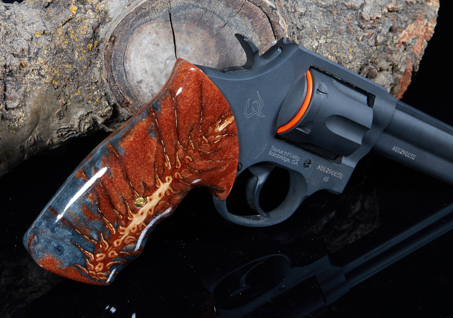 Taurus Medium Frame Square Butt Grips – Pinecone & Epoxy, Lacquer Finish
