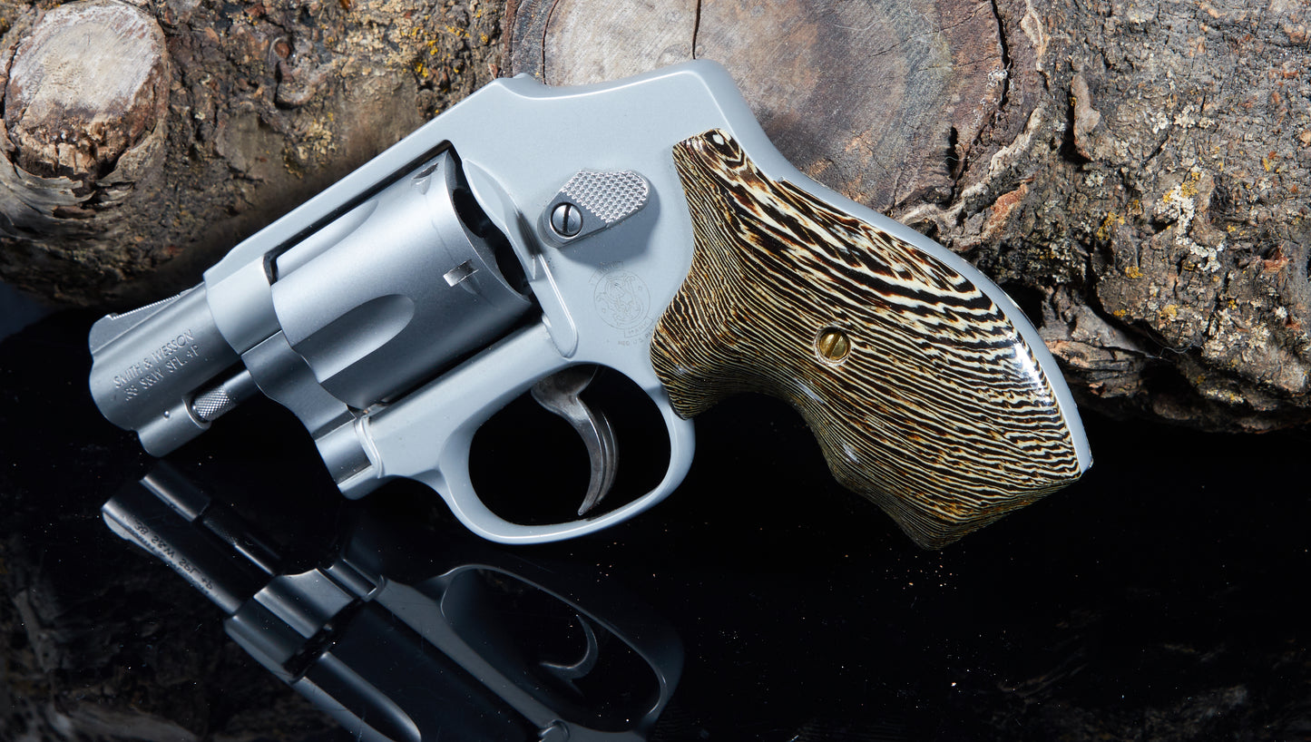 Smith & Wesson J-Frame Boot Grips – Wenge, Lacquer Finish (Open Back)