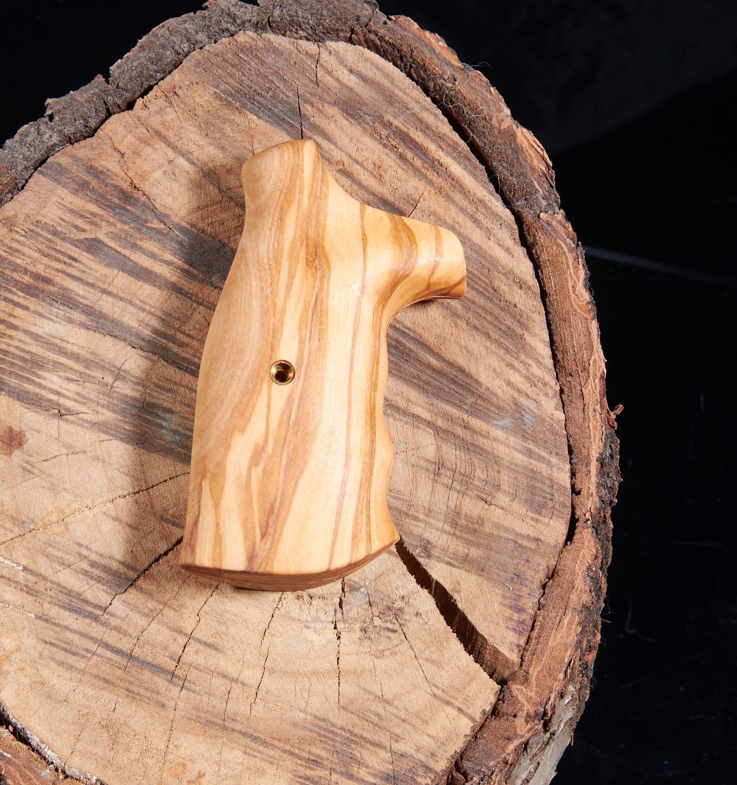 Smith & Wesson N-Frame Round Butt Grips – Olive Wood, Tung Oil Finish
