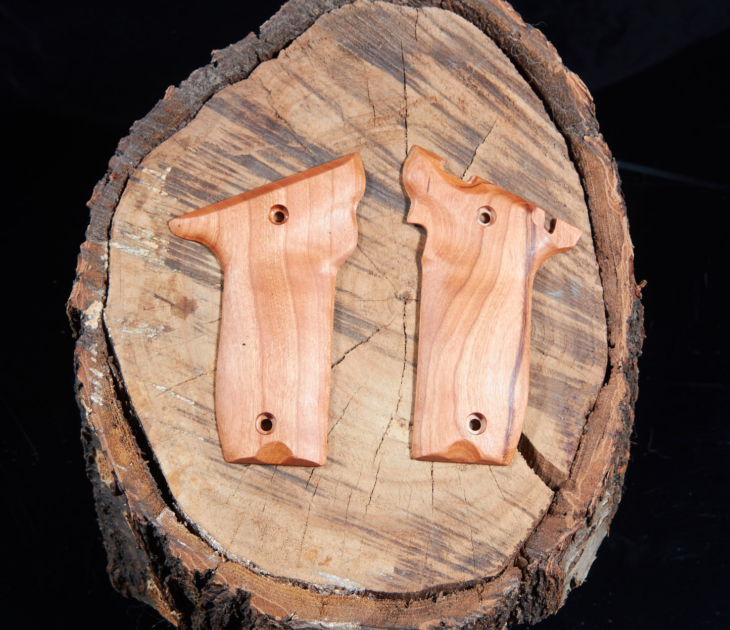 Smith & Wesson Victory Grips – Cherry, Tung Oil Finish