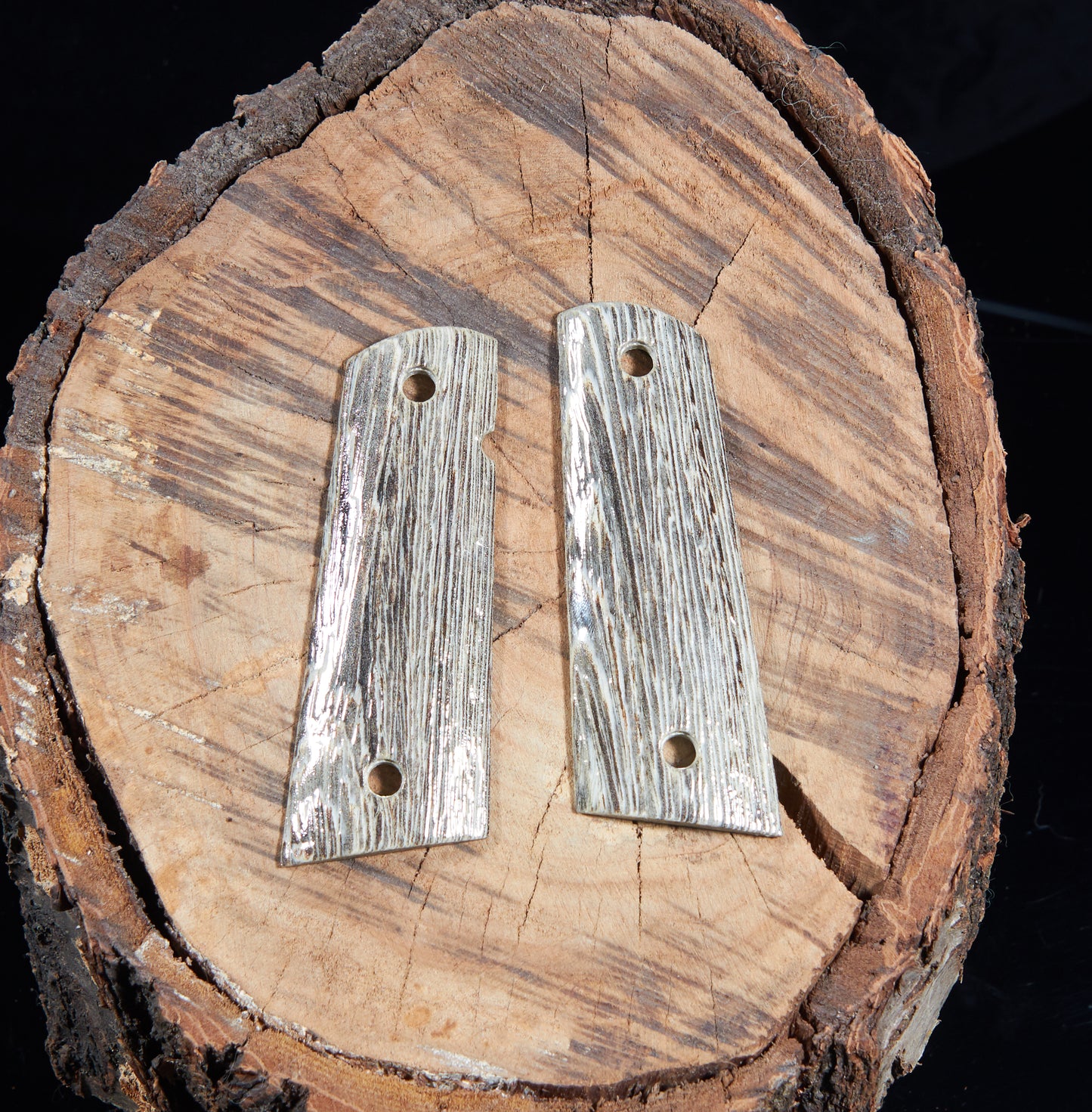 1911 Magwell Grips – Wenge, Lacquer Finish