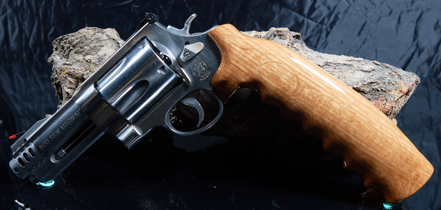 Smith & Wesson X-Frame .460 & .500 Magnum Double-Hand Revolver Grip – Quarter-Sawn Oak, Lacquer Finish