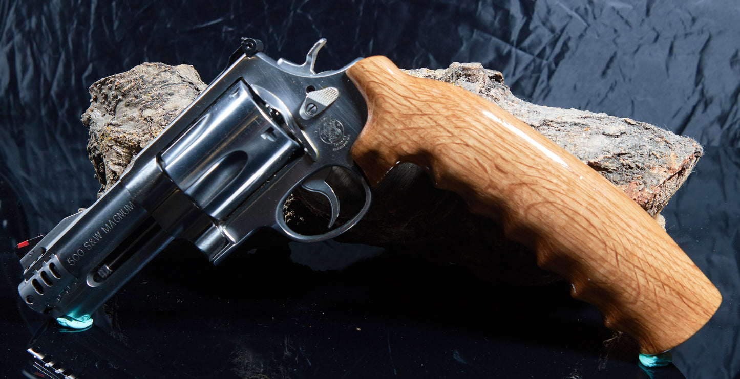 Smith & Wesson X-Frame .460 & .500 Magnum Double-Hand Revolver Grip – Quarter-Sawn Oak, Lacquer Finish