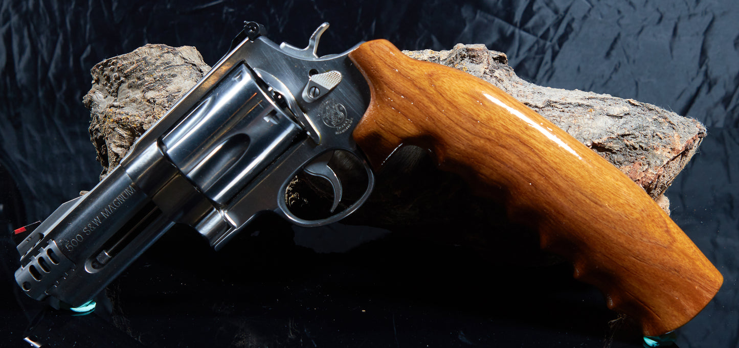 Smith & Wesson X-Frame .460 & .500 Magnum Double-Hand Revolver Grip – Cherry, Lacquer Finish