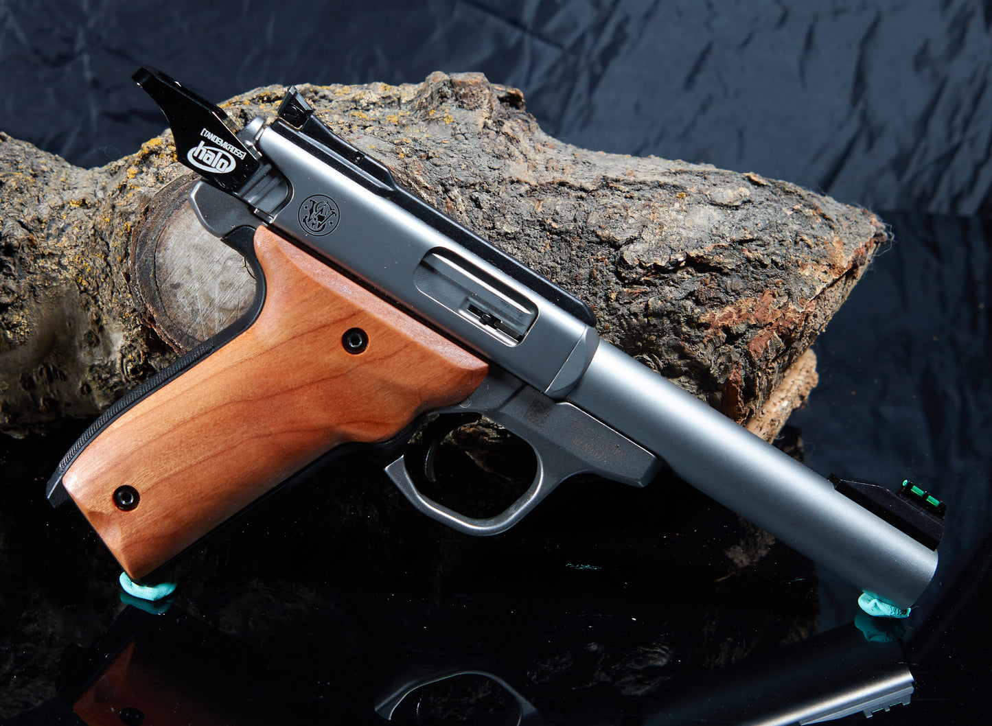 Smith & Wesson Victory Grips – Cherry, Tung Oil Finish
