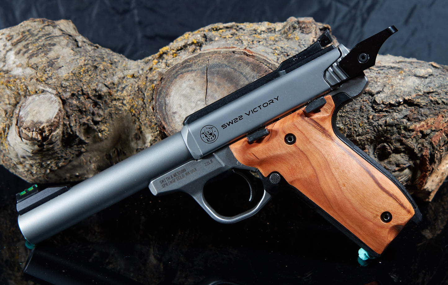 Smith & Wesson Victory Grips – Cherry, Tung Oil Finish