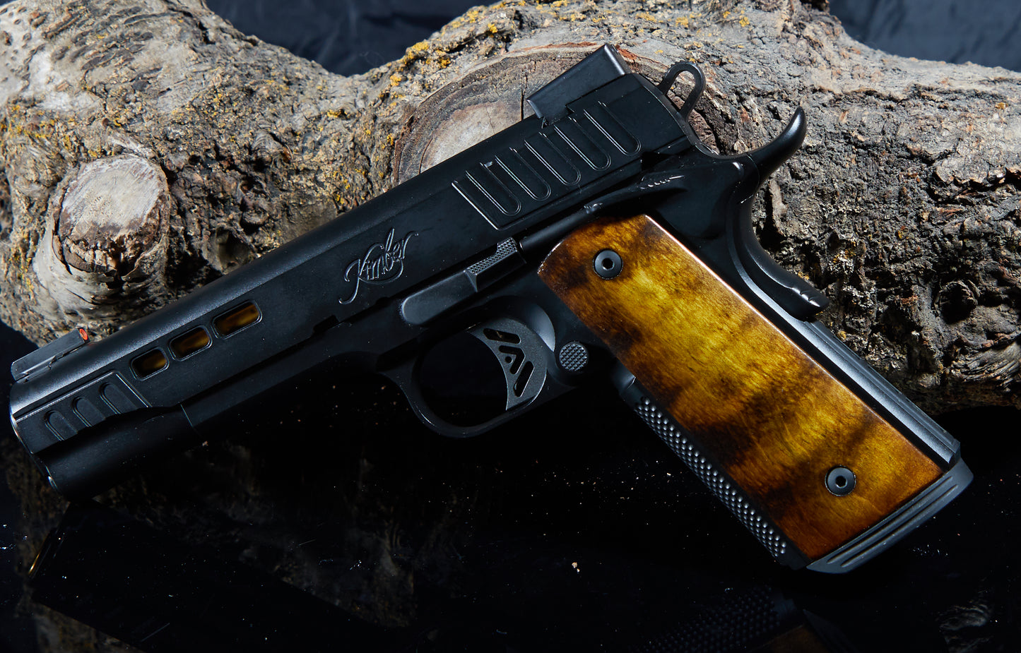 1911 Magwell Grips – Curly Maple, Lacquer Finish