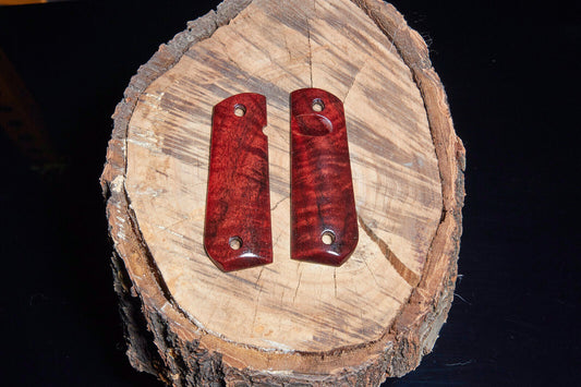 1911 Fastback Wood Grips, with thumb notch. Walnut.